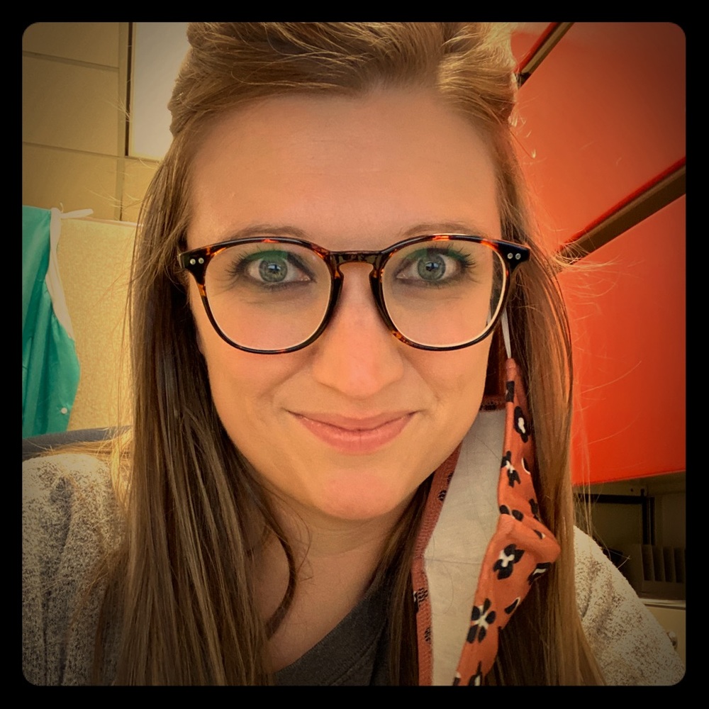 Meet your Posher, Whitney